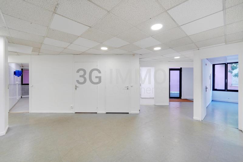 Local commercial - 303 m² - 10 pièces