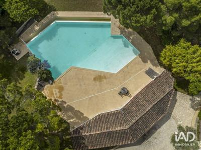 Maison - 300 m² - 6 pièces