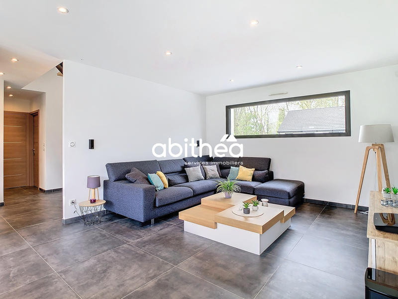 Maison - 137 m² - 6 pièces