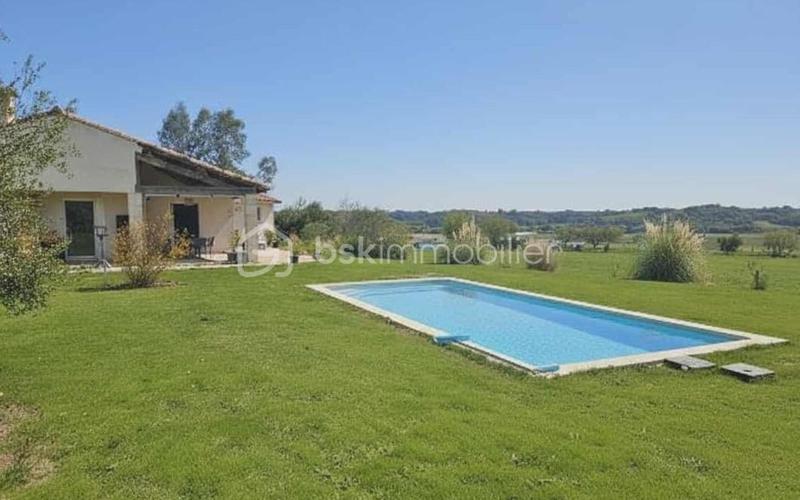 Maison - 205 m² - 7 pièces