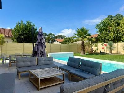 Maison - 185 m² - 8 pièces