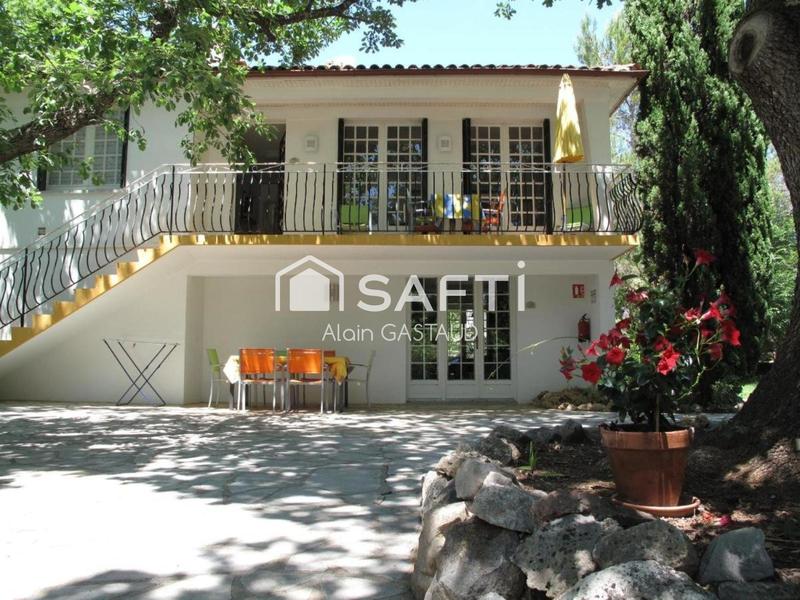 Maison - 399 m² - 20 pièces