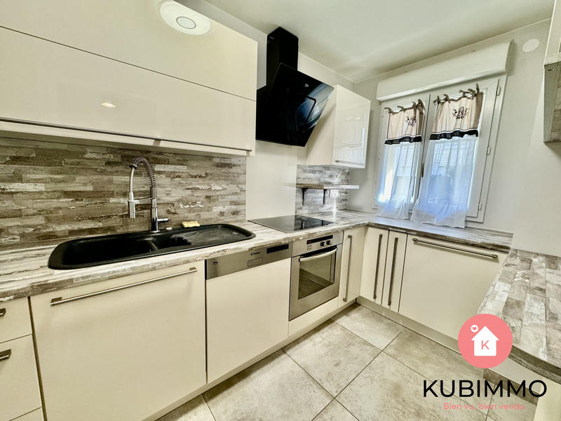 Maison - 95 m² - 5 pièces