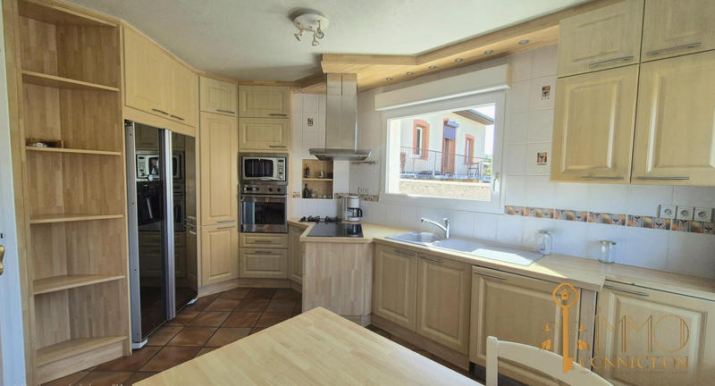 Maison - 198 m² - 7 pièces