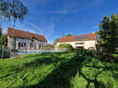 Propriété - 417 m² - 11 pièces