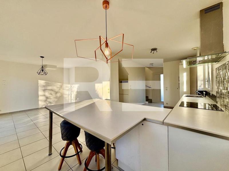 Maison traditionnelle - 93 m² - 5 pièces