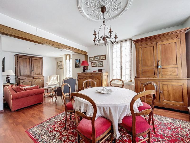 Maison - 140 m² - 6 pièces