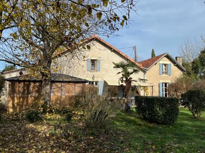 Maison ancienne - 432 m² - 15 pièces