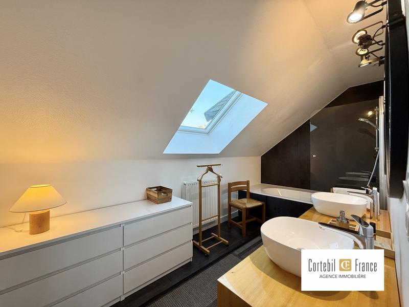 Villa - 214 m² - 7 pièces