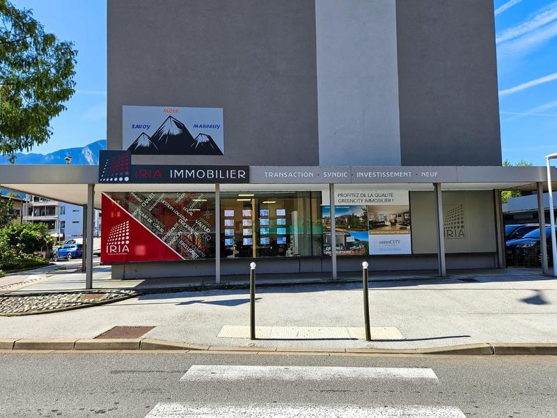 Local commercial - 102 m² - 2 pièces