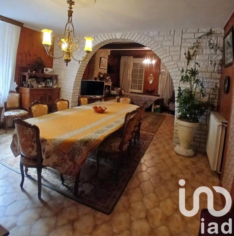 Maison - 220 m² - 8 pièces