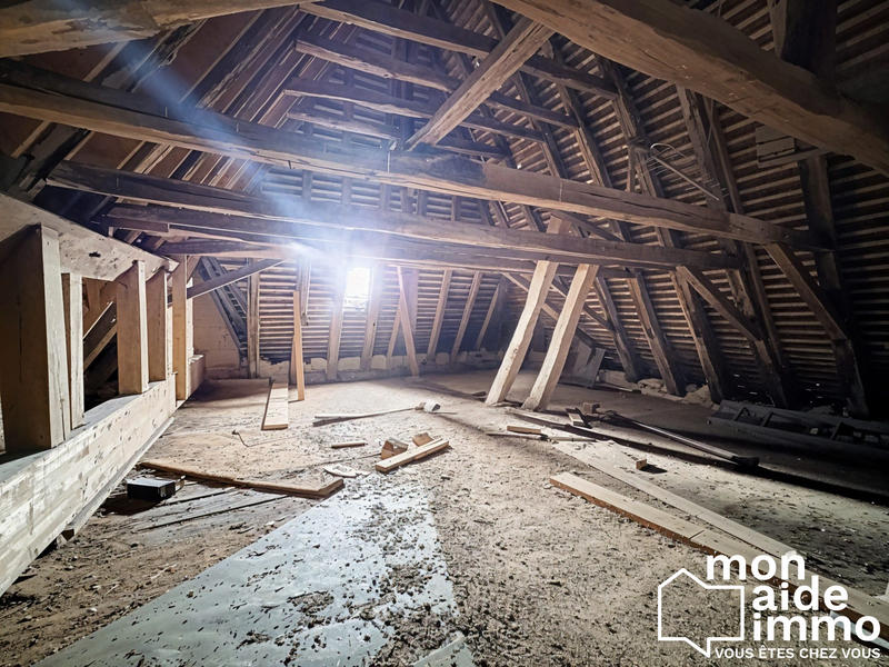 Maison - 300 m² - 12 pièces