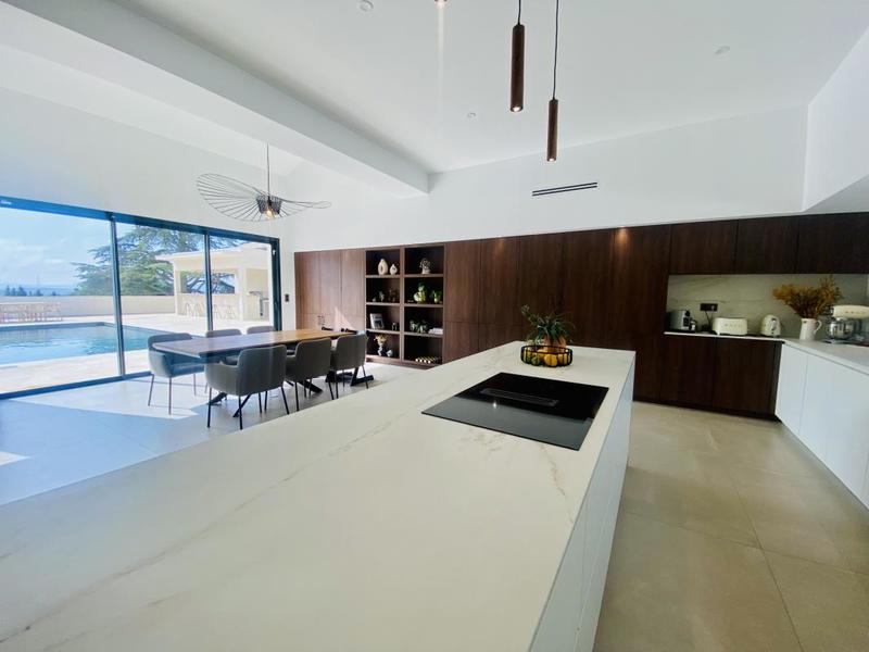 Villa - 350 m² - 9 pièces