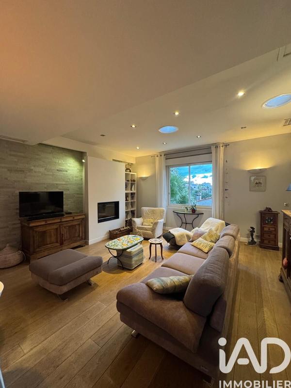 Maison - 160 m² - 8 pièces