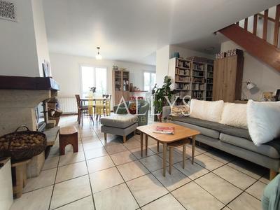 Maison - 74 m² - 4 pièces