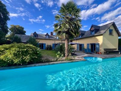 Maison ancienne - 300 m² - 8 pièces