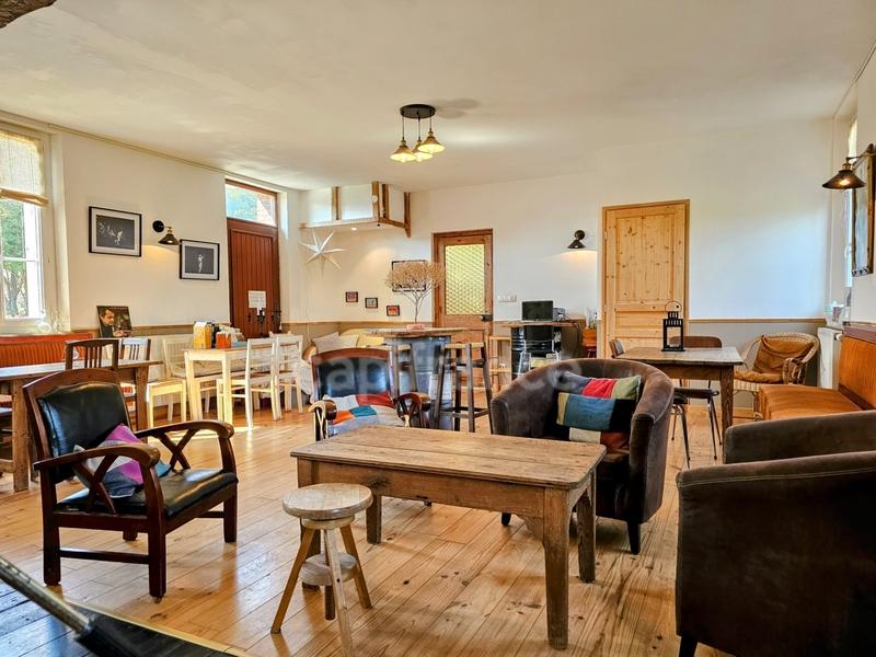 Maison - 245 m² - 9 pièces