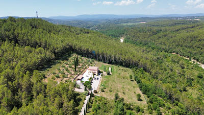 Villa - 242 m² - 6 pièces