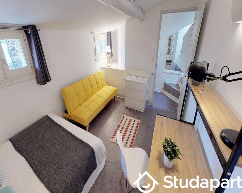 Chambre - 70 m² - 1 pièce