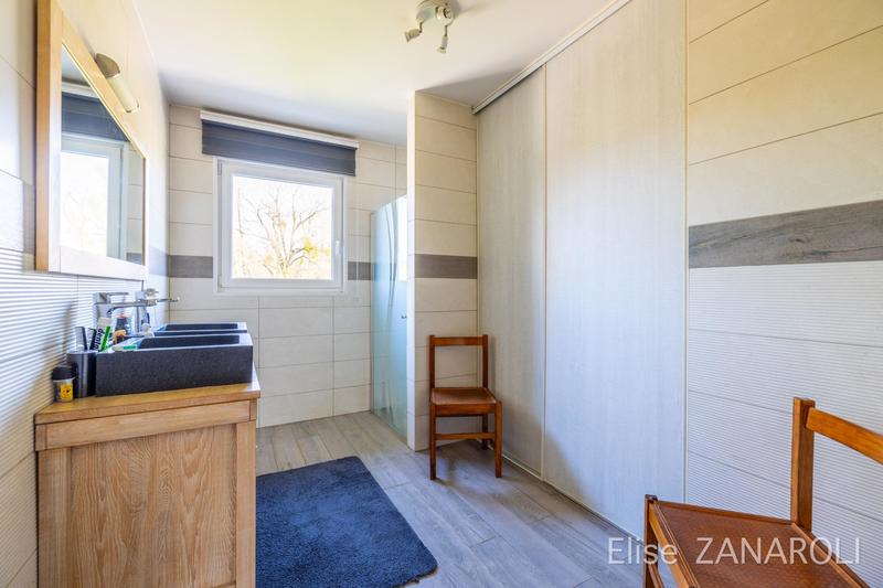 Maison - 137 m² - 5 pièces