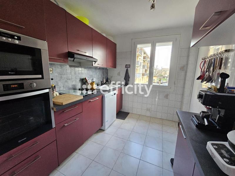 Appartement - 85 m² - 5 pièces