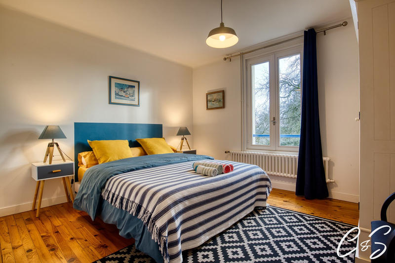 Maison ancienne - 335 m² - 11 pièces