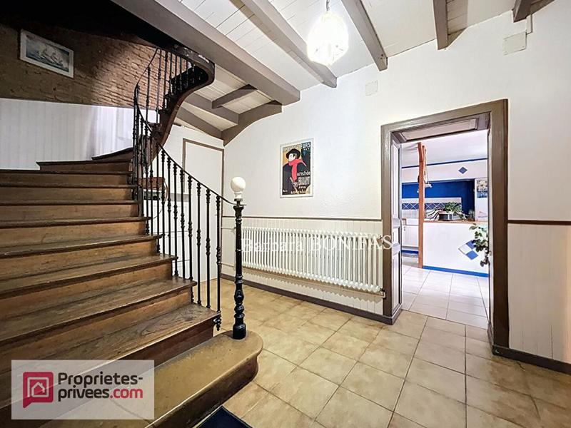 Maison - 227 m² - 8 pièces