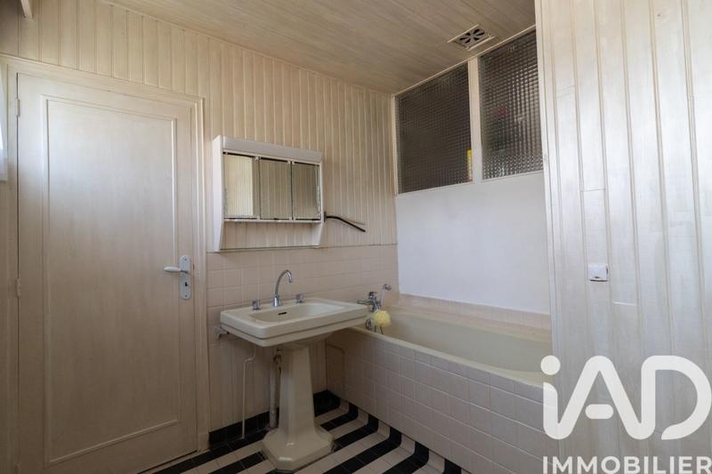 Maison - 238 m² - 10 pièces