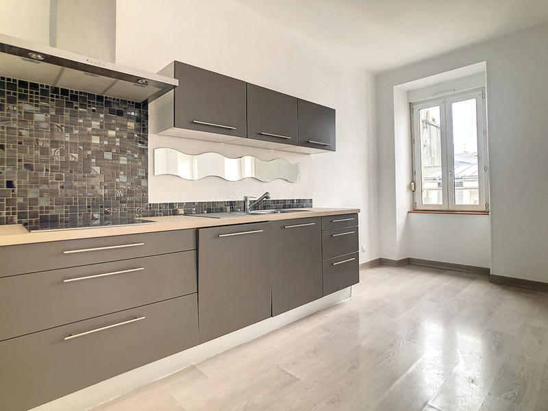 Appartement - 81 m² - 5 pièces