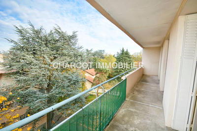 Appartement - 83 m² - 5 pièces