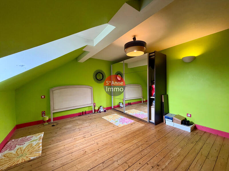 Maison - 220 m² - 7 pièces