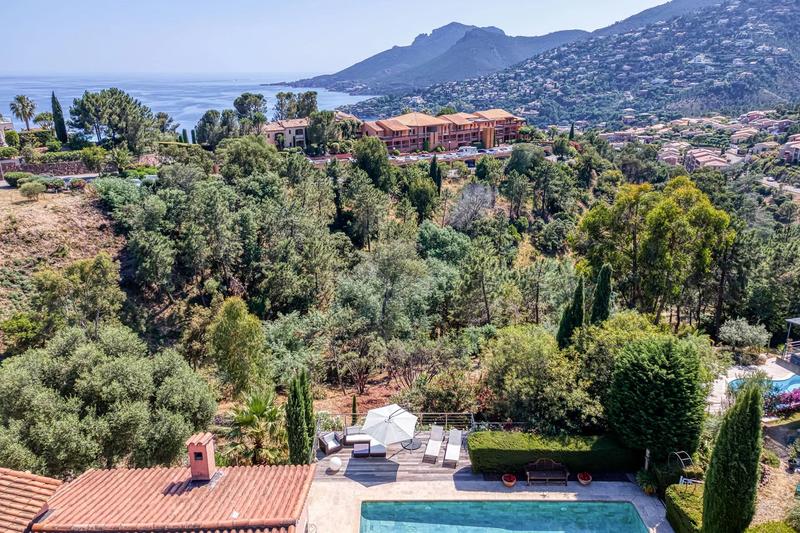 Maison - 195 m² - 6 pièces