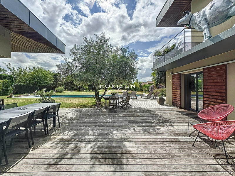 Maison contemporaine - 247 m² - 8 pièces