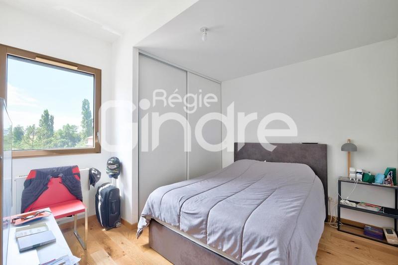 Appartement - 79 m² - 4 pièces