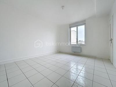 Studio - 24 m² - 1 pièce