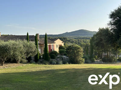 Maison - 218 m² - 6 pièces