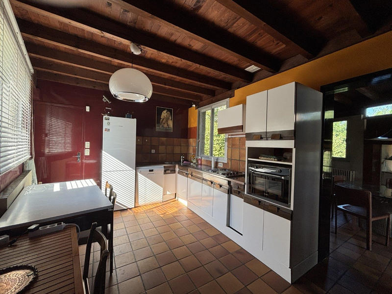 Villa - 168 m² - 9 pièces