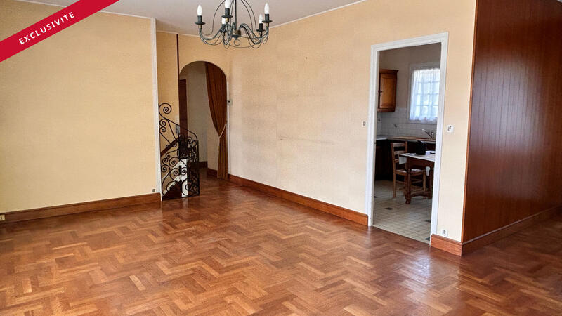 Maison - 166 m² - 9 pièces