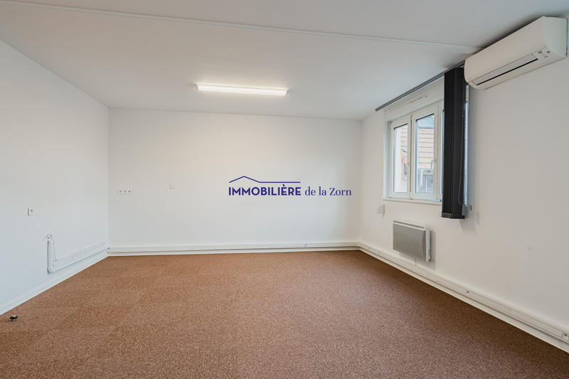 Local commercial - 123 m² - 6 pièces