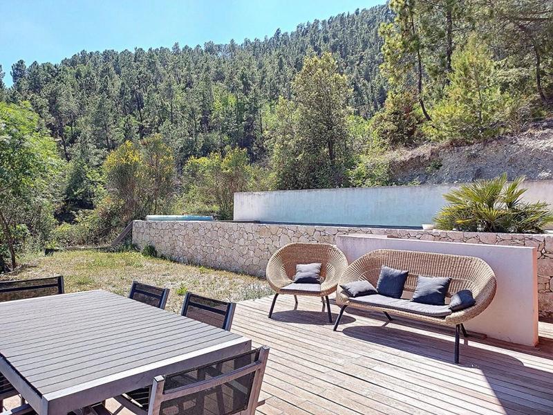 Villa - 222 m² - 6 pièces