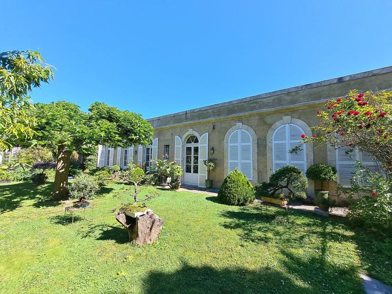 Maison - 252 m² - 7 pièces