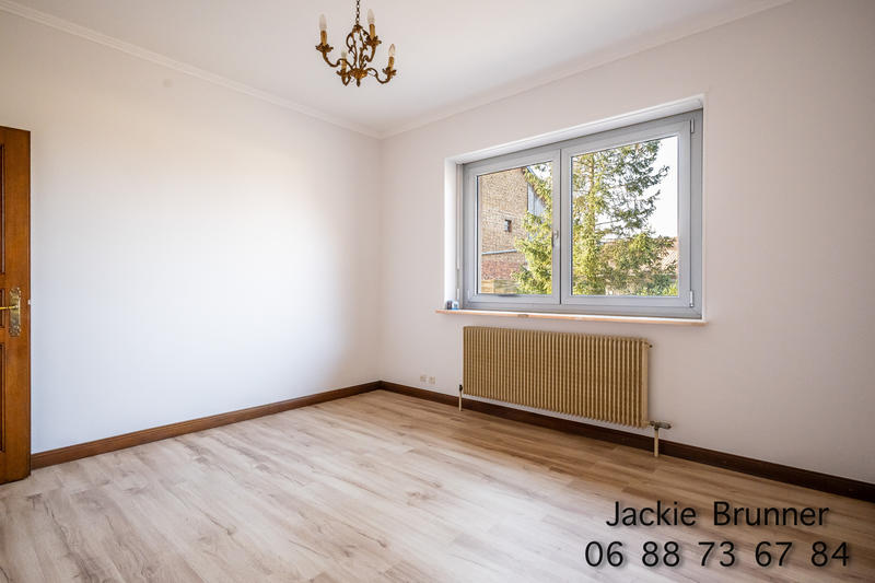 Maison - 220 m² - 6 pièces