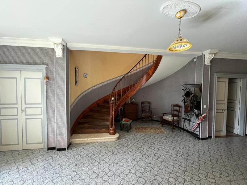 Propriété - 579 m² - 17 pièces