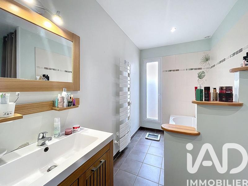 Maison - 212 m² - 8 pièces