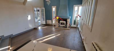 Propriété - 135 m² - 6 pièces