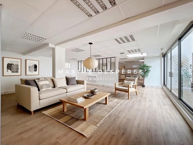 Loft - 325 m² - 6 pièces