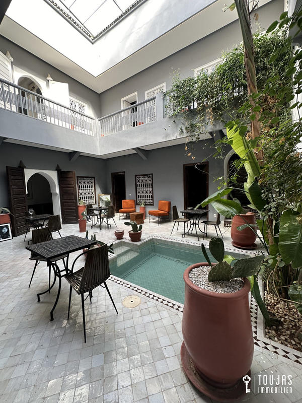 Maison - 350 m² - 7 pièces