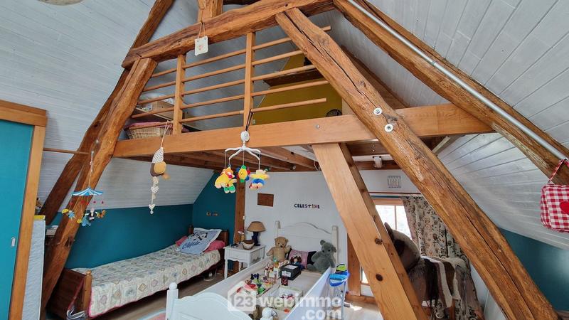 Maison - 210 m² - 6 pièces