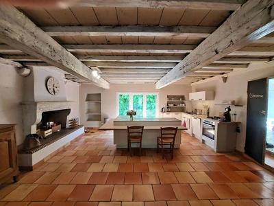 Maison en pierre - 161 m² - 6 pièces