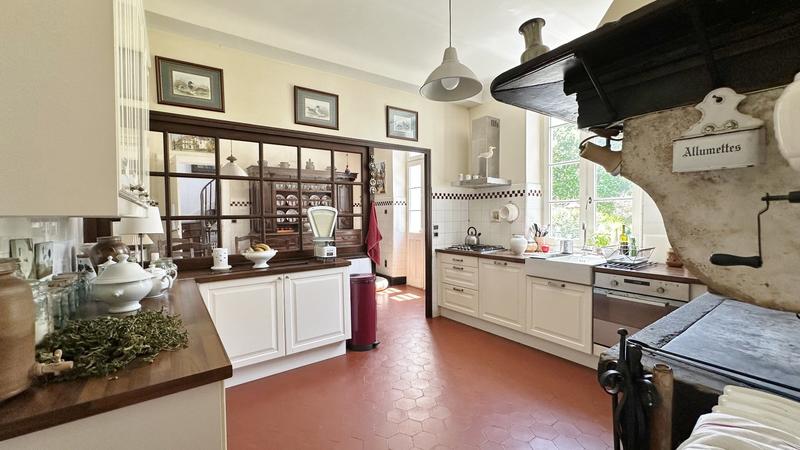 Maison de maîtres - 390 m² - 13 pièces